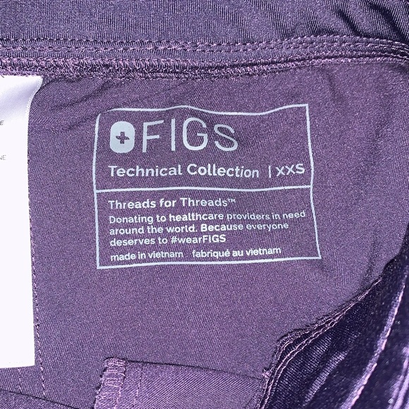 Gently Loved Zamora Style Jogger Scrub Pants Technical Collection by FIGS - Picture 5 of 8